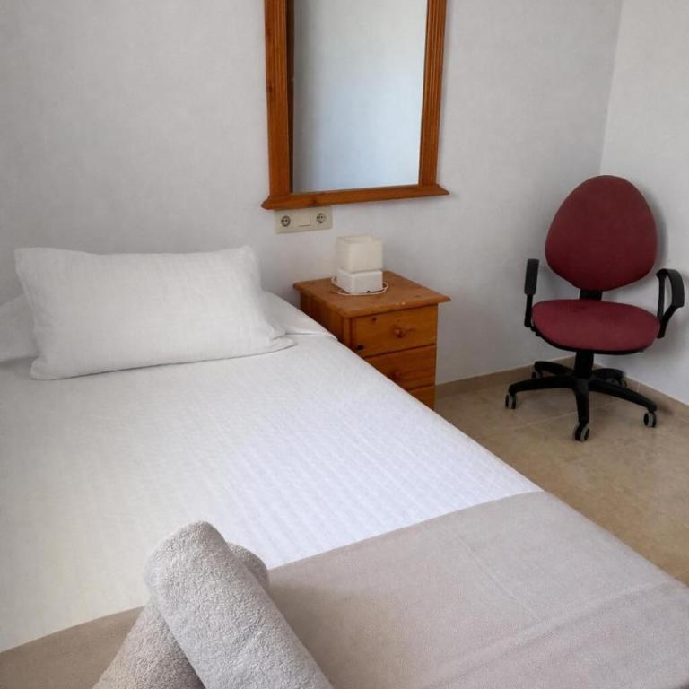 Apartamento con jardín, piscina y parking - Apartamento de 2 dormitorios - 46