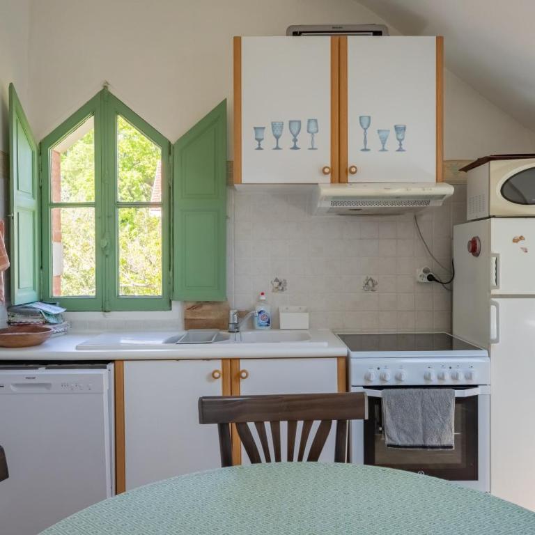 Villa Athena, T2 Ville D'hiver - Superior Apartment mit 1 Schlafzimmer und Balkon - 6