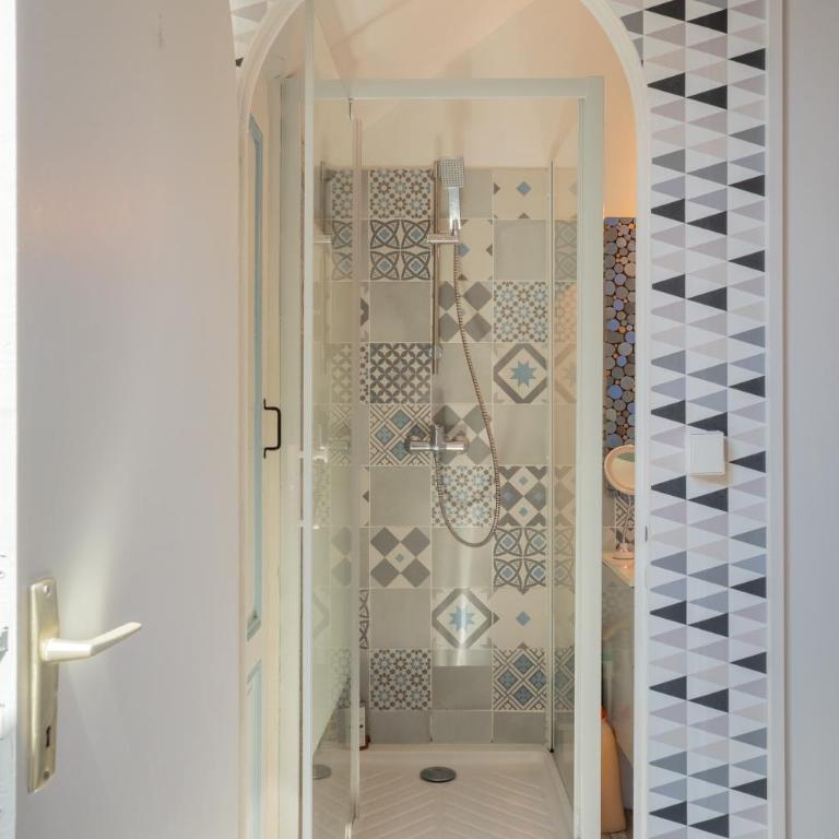 Villa Athena, T2 Ville D'hiver - Superior Apartment mit 1 Schlafzimmer und Balkon - 11
