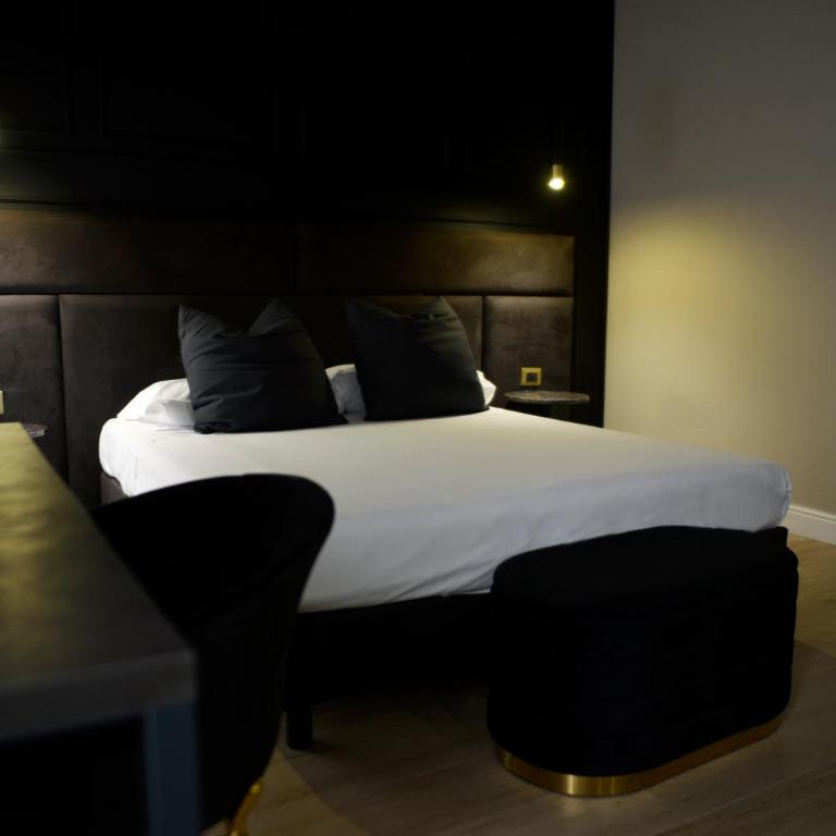 HT Room Spa & Suite - Camera Queen con Vasca Idromassaggio - 2
