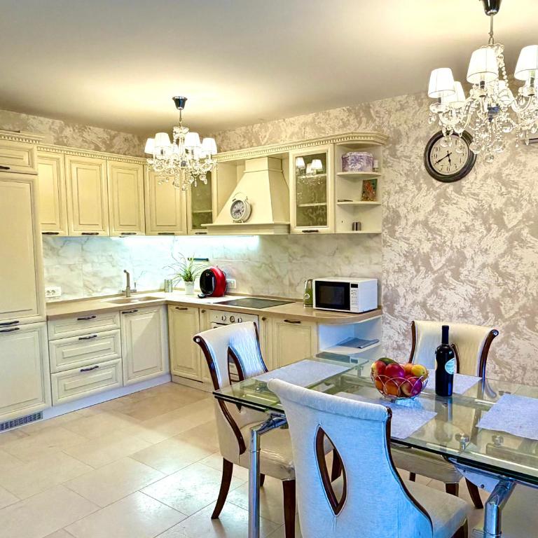 Villa Deluxe for 8 with Large Pool & Terrace - Apartman - 10