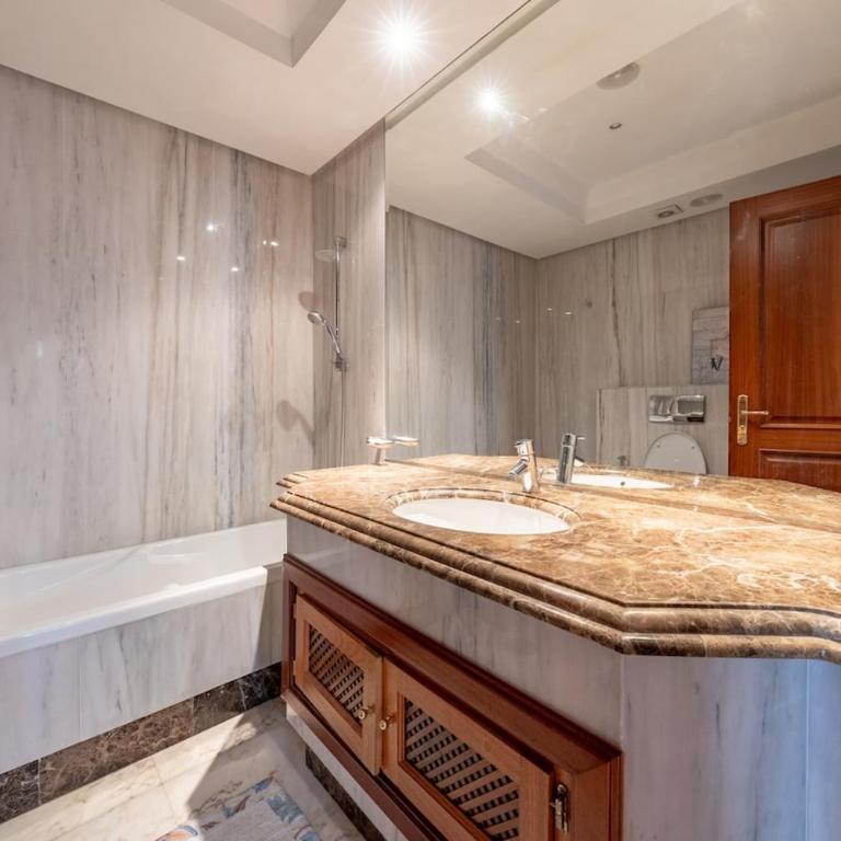 Estepona, Marbella, Malaga - Apartamento de 3 dormitorios - 48