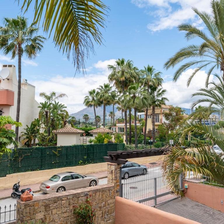 Estepona, Marbella, Malaga - Apartamento de 3 dormitorios - 55