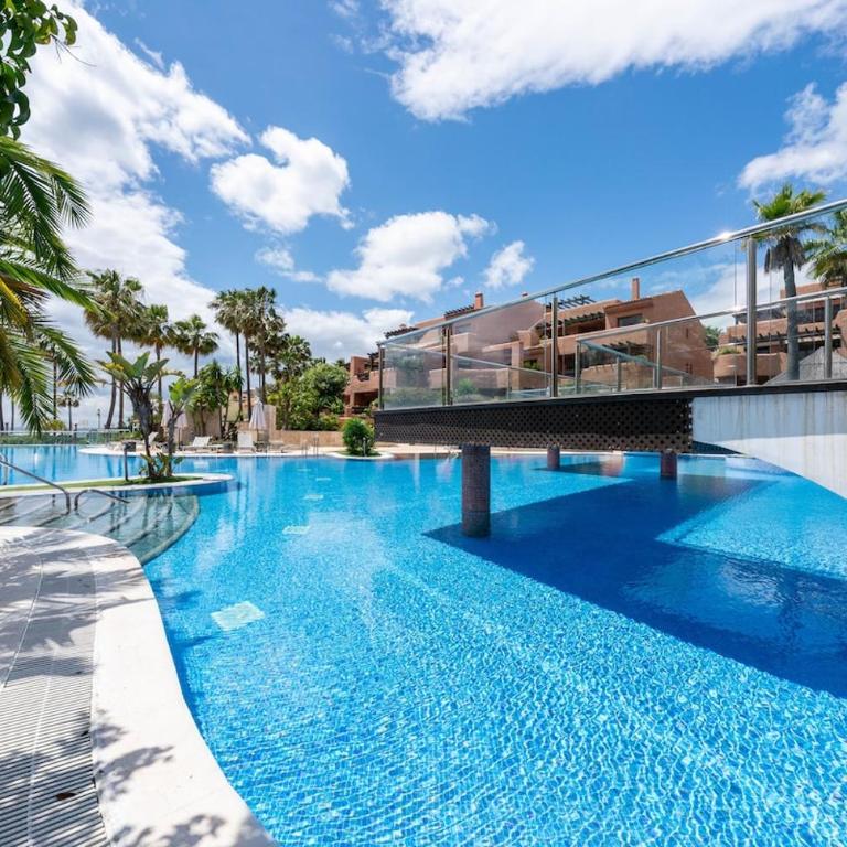 Estepona, Marbella, Malaga - Apartamento de 3 dormitorios - 72