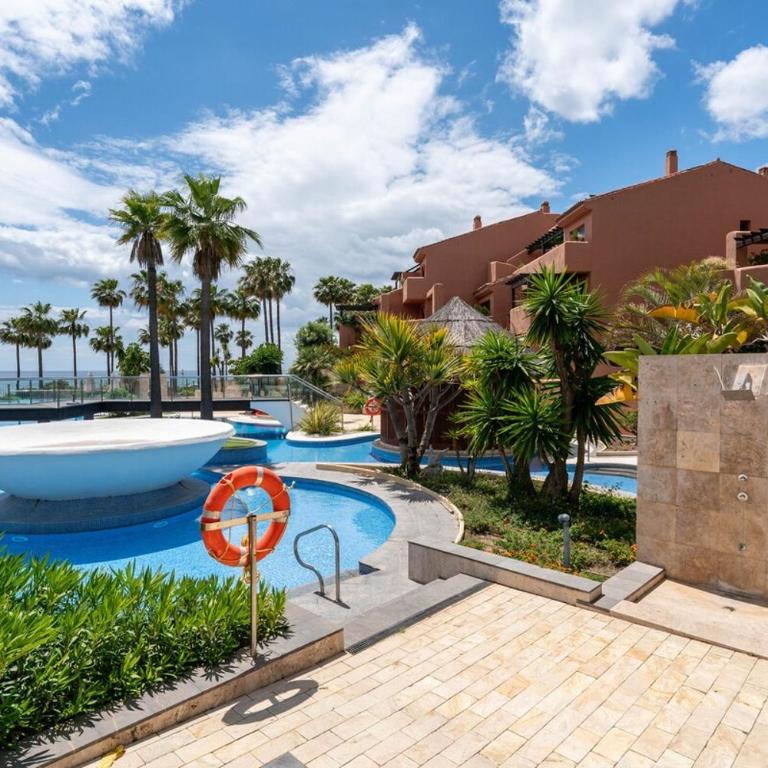 Estepona, Marbella, Malaga - Apartamento de 3 dormitorios - 85