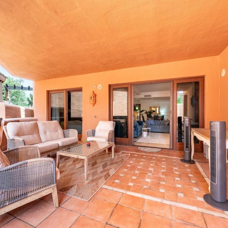 Estepona, Marbella, Malaga - Apartamento de 3 dormitorios - 87