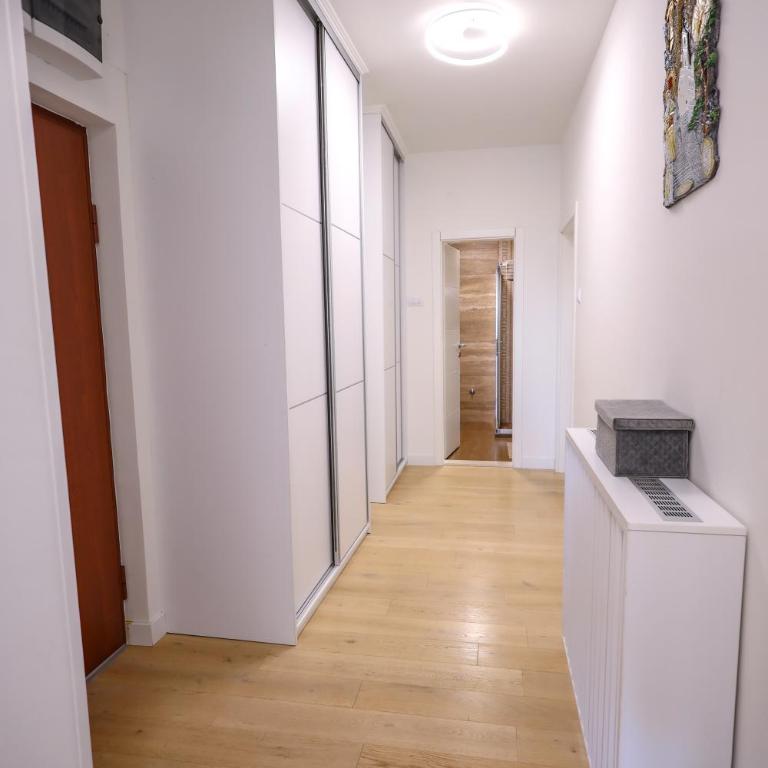 River - One-Bedroom Apartment - 13