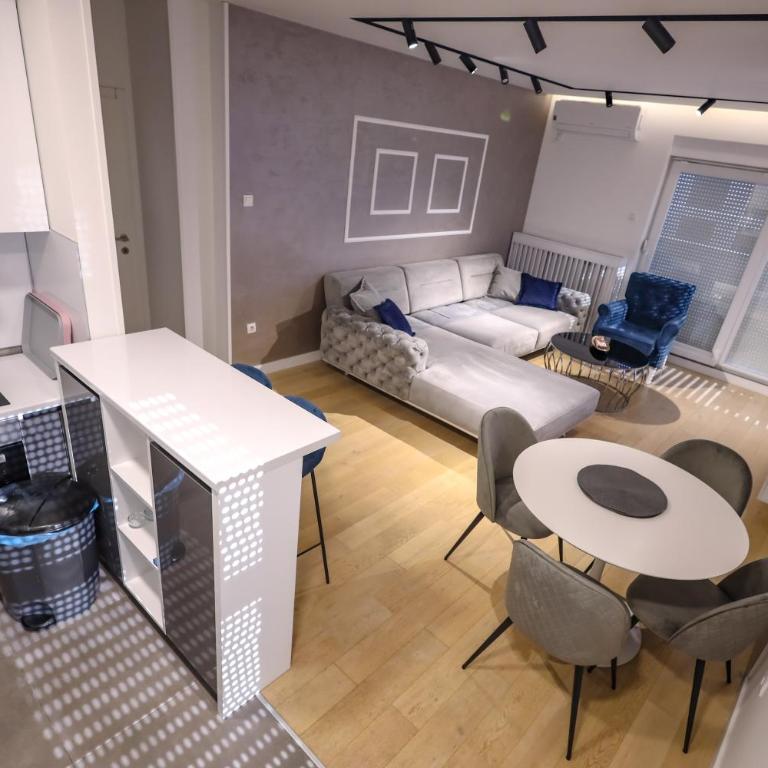 River - One-Bedroom Apartment - 6