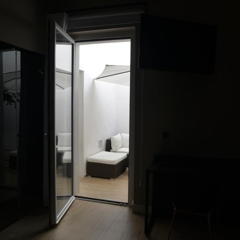 HT Room Spa & Suite - Camera Queen con Vasca Idromassaggio - 9