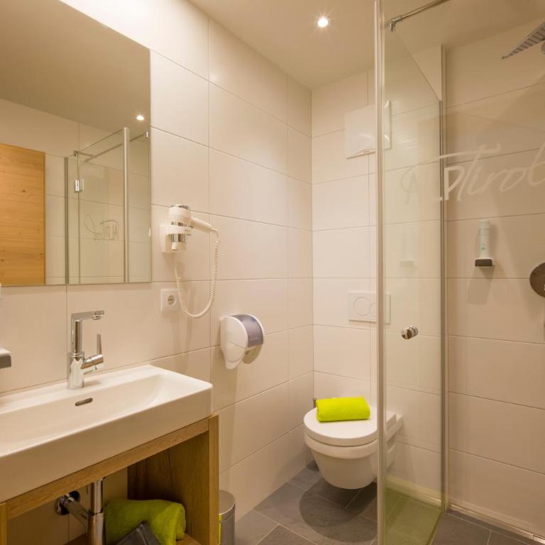 Aparthotel AlpTirol - Doppelzimmer mit Bergblick - 1