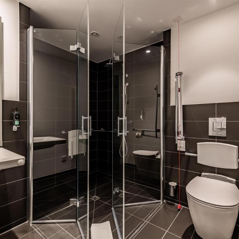 Premier Inn München City Schwabing - Habitación Doble Estándar - 7