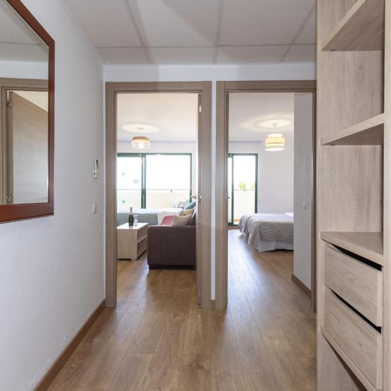 Sea View Apartment, spacious and renovated, 10 minutes to the beach, pool - Apartamento de 1 dormitorio con balcón y vistas al mar - 18