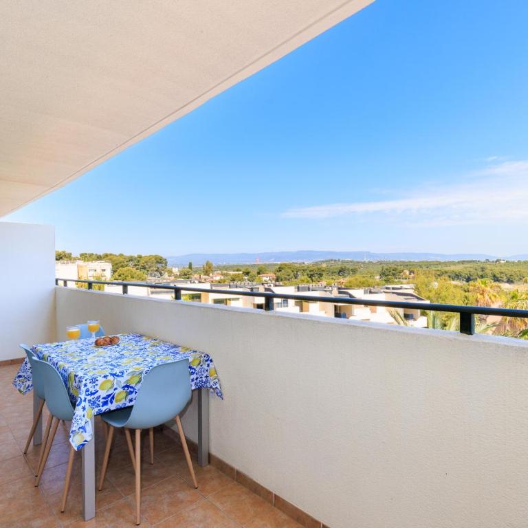 Sea View Apartment, spacious and renovated, 10 minutes to the beach, pool - Apartamento de 1 dormitorio con balcón y vistas al mar - 7