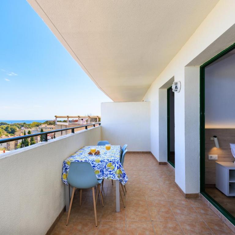 Sea View Apartment, spacious and renovated, 10 minutes to the beach, pool - Apartamento de 1 dormitorio con balcón y vistas al mar - 11