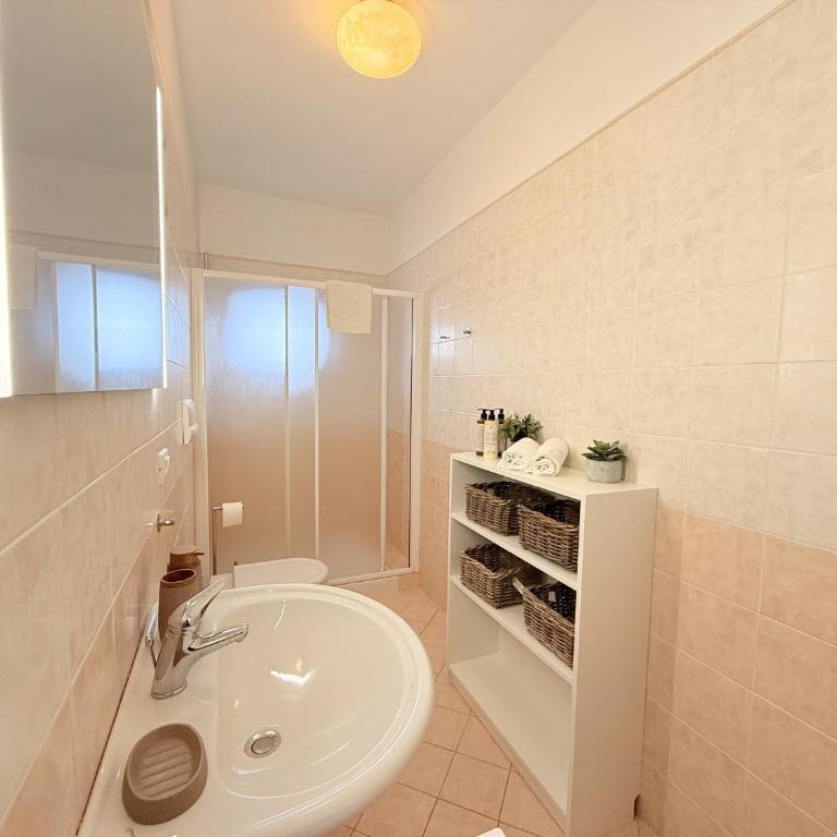 Frida's Home by Theater Home - Appartamento con Vista Lago - 19