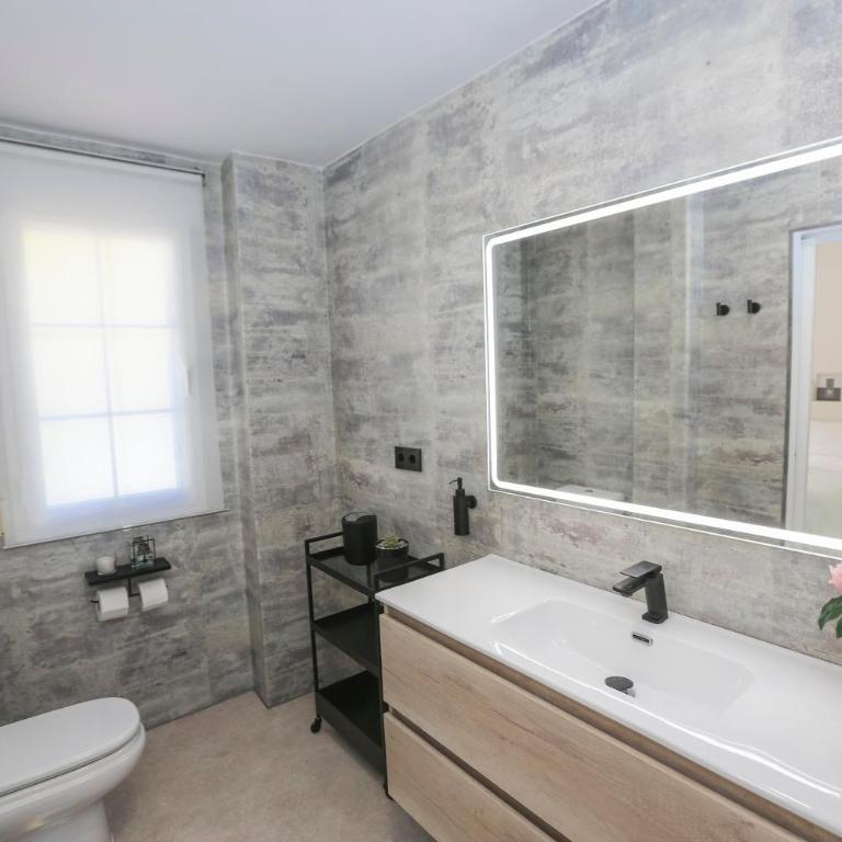 Vista Marina del Este - Two-Bedroom Apartment - 36