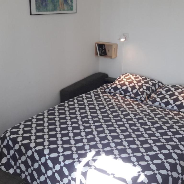 Un balcon sur la Cité médiévale, appartement deux chambres, calme et lumineux - Apartment mit 2 Schlafzimmern - 6