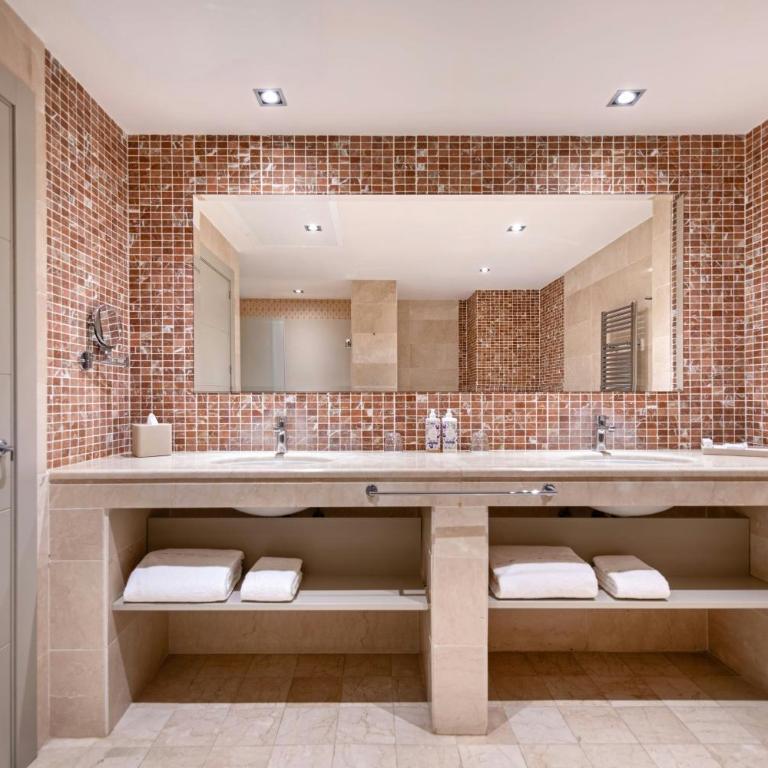 Grand Hotel Las Dunas, Autograph Collection - King Suite with Balcony and Limited View - 11