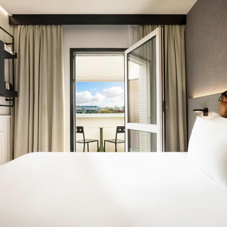 Moxy Paris La Villette - Chambre Lit Queen-Size Suprême avec Balcon - 8