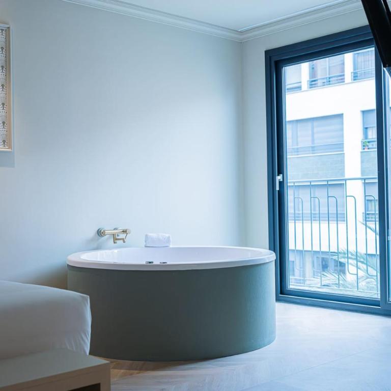 AT Boutique Alma - Deluxe Double Room with Balcony - 20