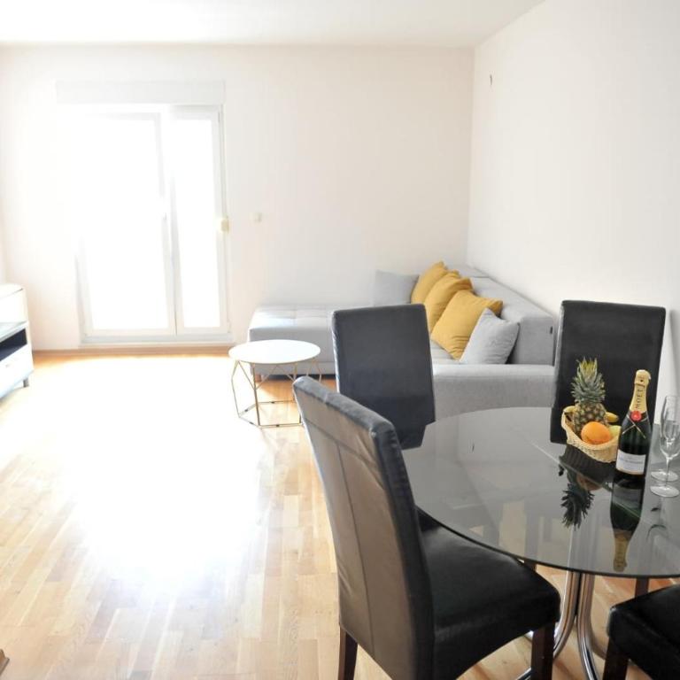TORO Orca apartments - One-Bedroom Premium Apartment - 1