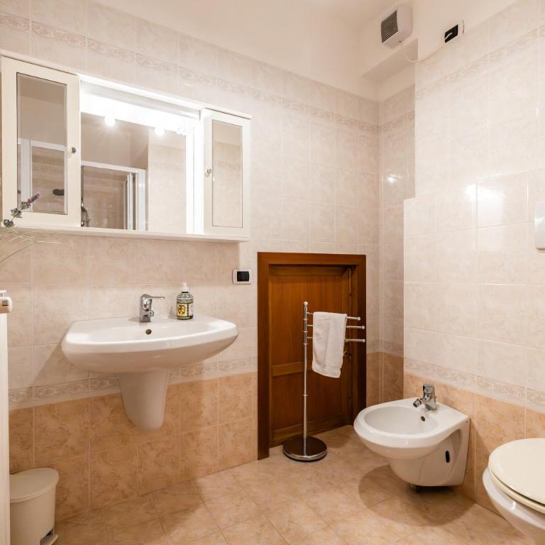 GuestHost - Bright Apartment with garden - One-Bedroom Apartment - 34