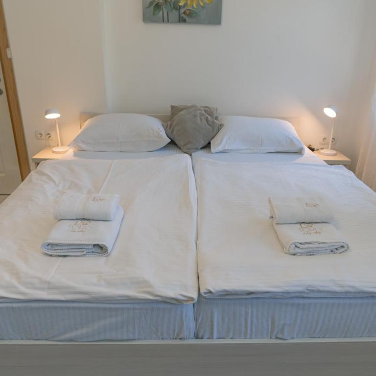 Central Spot by ToRo - One-Bedroom Apartment - 24