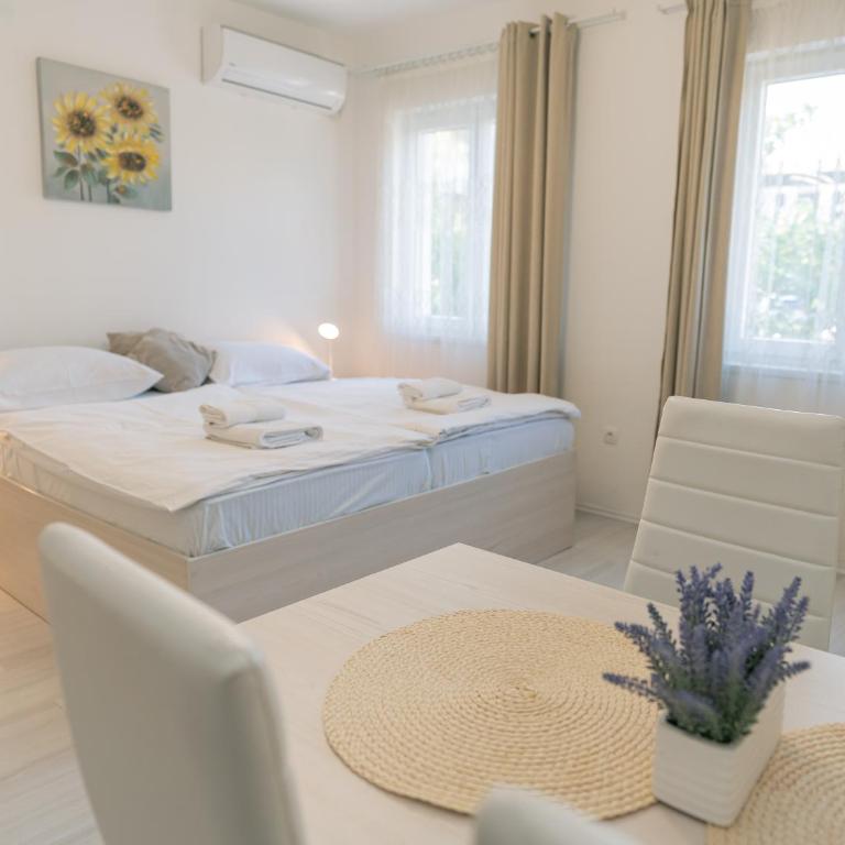 Central Spot by ToRo - One-Bedroom Apartment - 26