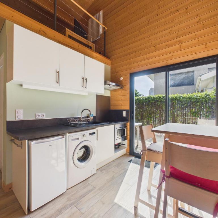 Chalet 700m de la mer, ideal 2 adultes 2 enfants - Chalet - 10