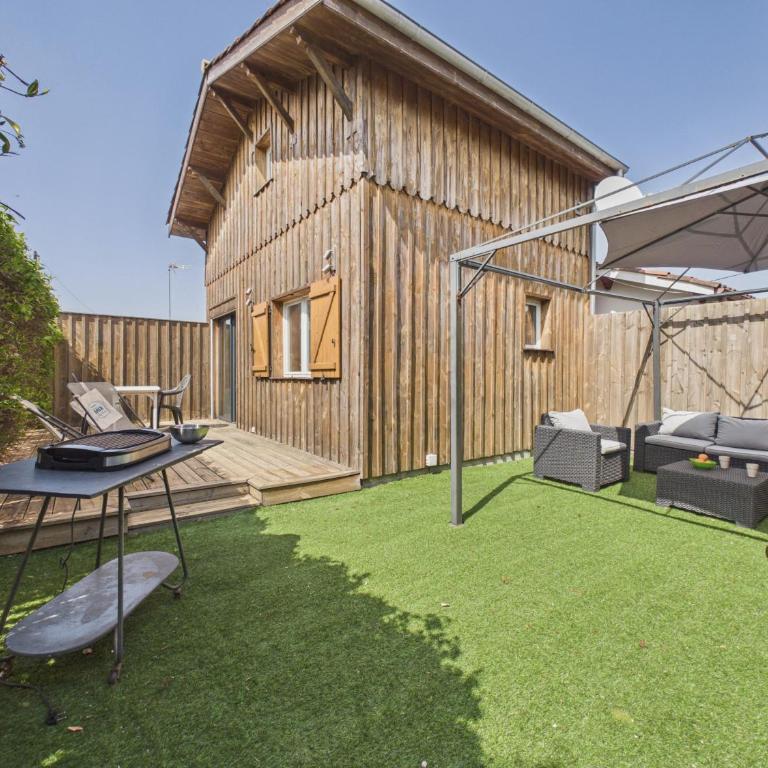 Chalet 700m de la mer, ideal 2 adultes 2 enfants - Chalet - 1