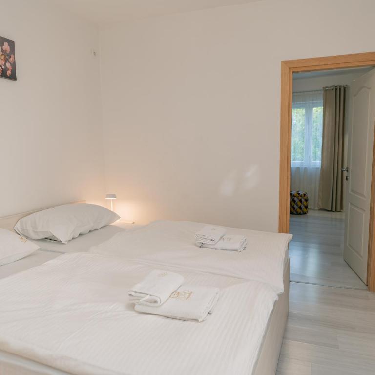 Central Spot by ToRo - One-Bedroom Apartment - 3