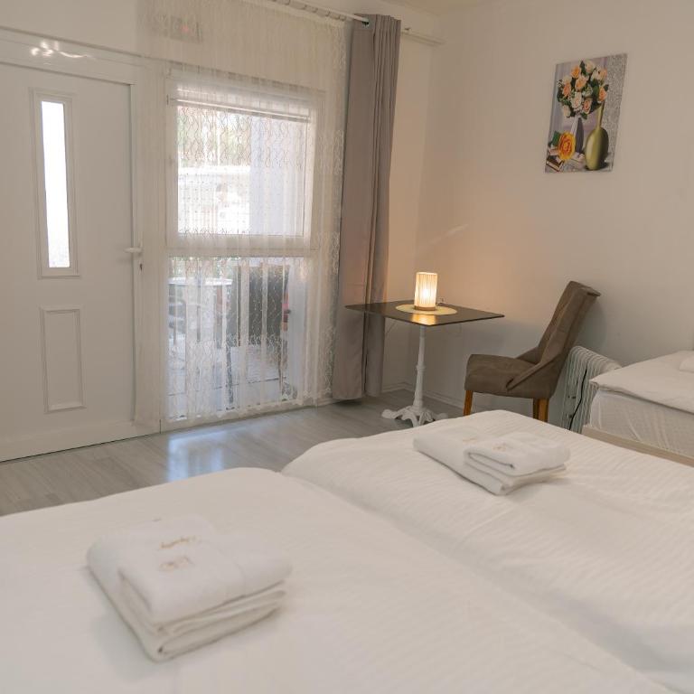 Central Spot by ToRo - One-Bedroom Apartment - 6