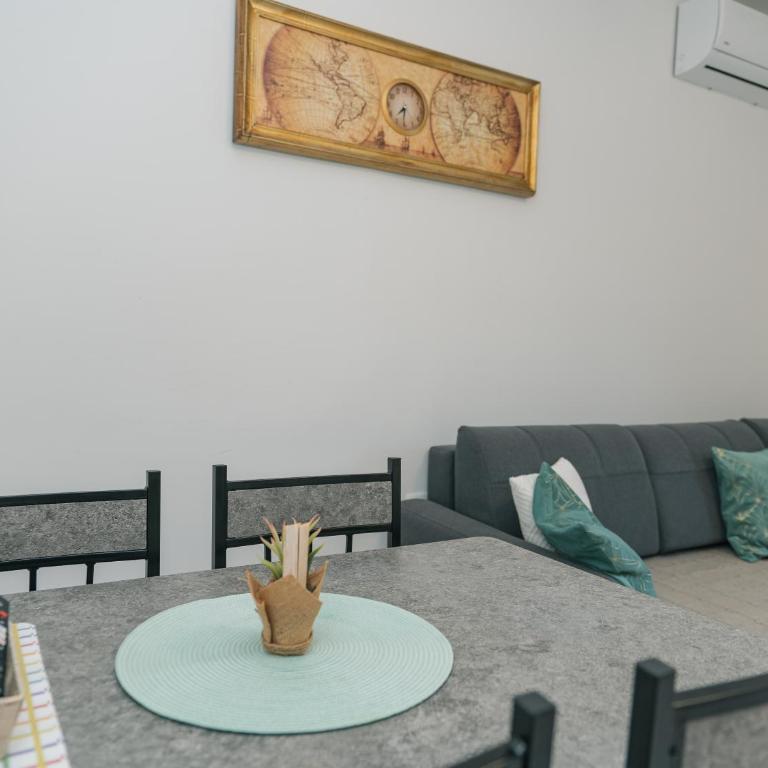 Central Spot by ToRo - One-Bedroom Apartment - 7