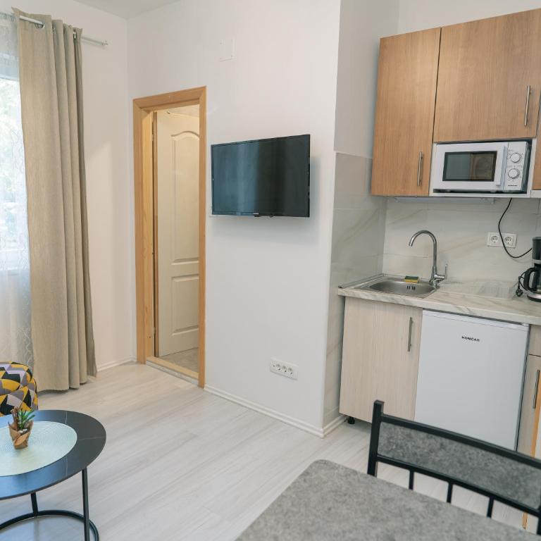Central Spot by ToRo - One-Bedroom Apartment - 9