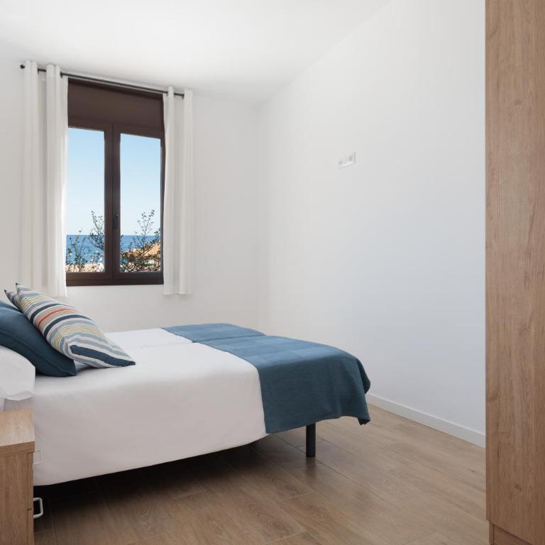 LETS HOLIDAYS Wake Up by the Sea in Victoria apartment 1 - Apartamento - 14