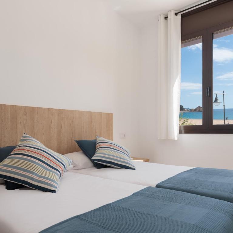 LETS HOLIDAYS Wake Up by the Sea in Victoria apartment 1 - Apartamento - 13