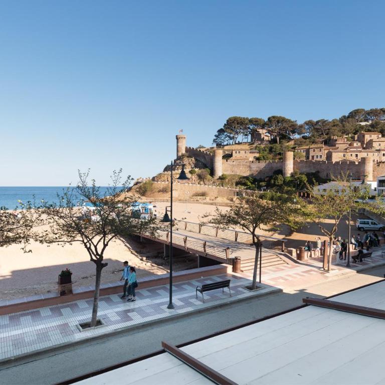 LETS HOLIDAYS Wake Up by the Sea in Victoria apartment 1 - Apartamento - 29