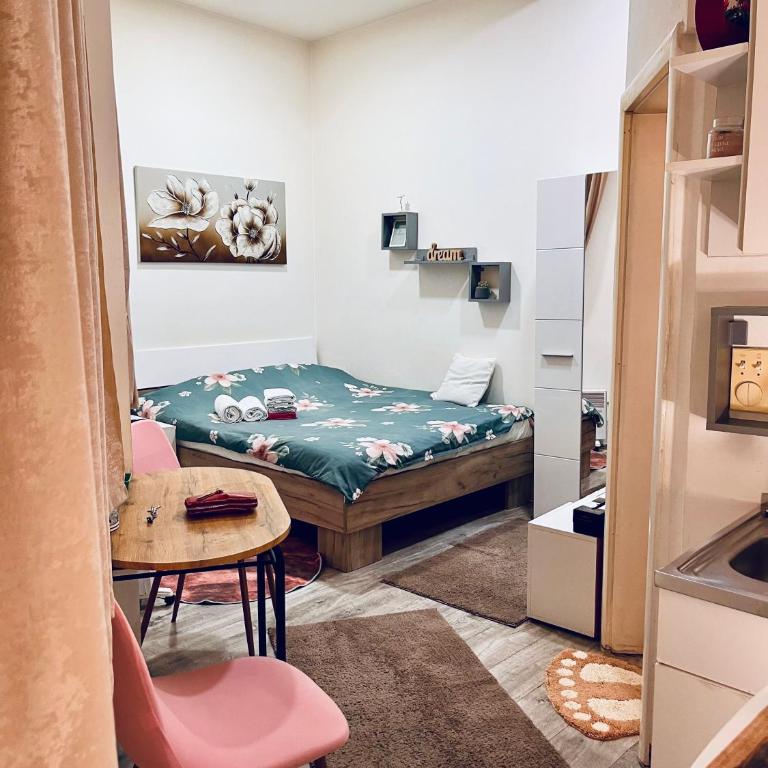 Luna - One-Bedroom Apartment - 6