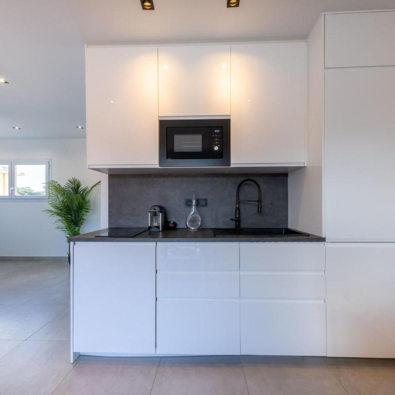 06AZ - Appartement avec terrasse 10min du Palais - Appartement - 28