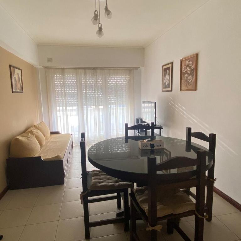 3 ambientes zona Plaza Colon - Two-Bedroom Apartment - 1