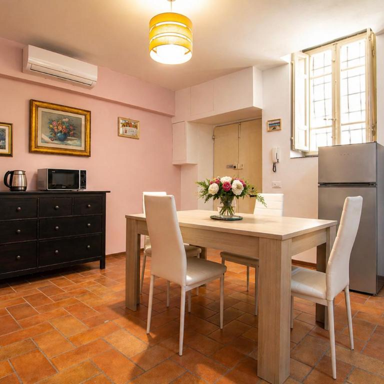San Michele House- Appartamento Lucca, Centro Storico, 2 Camere - Two-Bedroom Apartment - 9