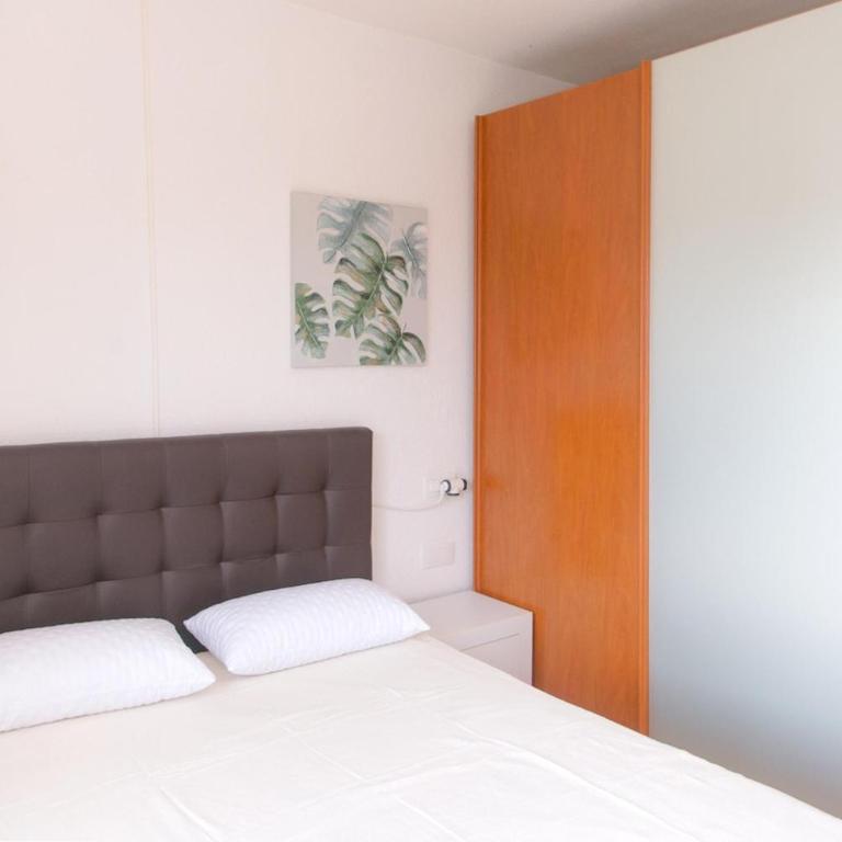 EMPORION PUIGSESFORQUES House in Calonge Spacious and bright - Three-Bedroom House - 16