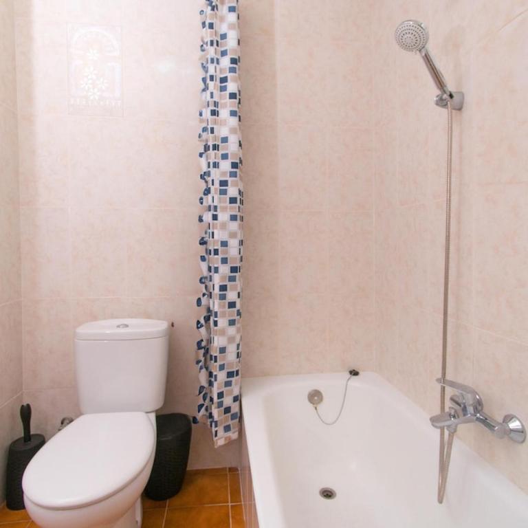 EMPORION PUIGSESFORQUES House in Calonge Spacious and bright - Three-Bedroom House - 26