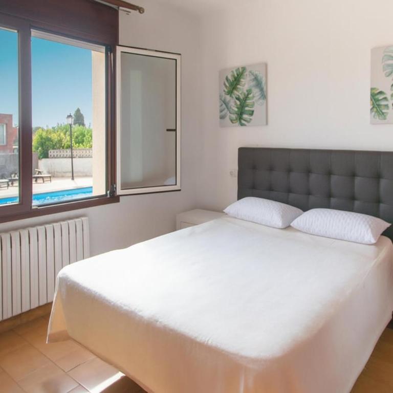 EMPORION PUIGSESFORQUES House in Calonge Spacious and bright - Three-Bedroom House - 20