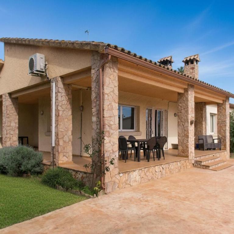 EMPORION PUIGSESFORQUES House in Calonge Spacious and bright - Three-Bedroom House - 8
