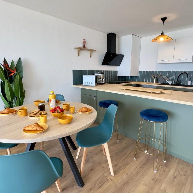 Rêve Bleu Azur - Parking - Climatisation - Bureau - Traversant - Wifi -SudSéjourConciergerie - Appartamento con 2 Camere da Letto, Terrazza e Vista Mare - 15