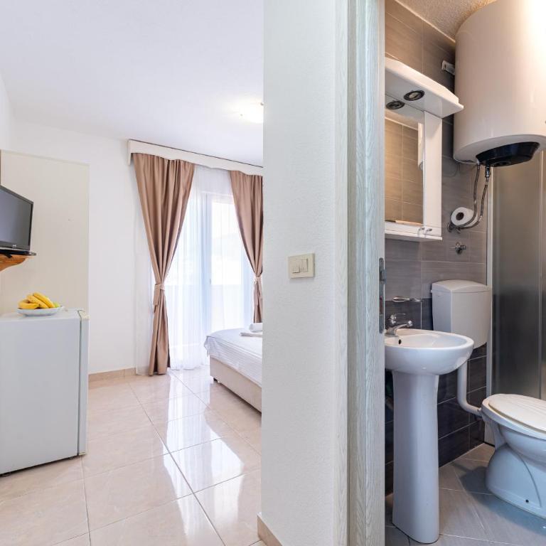 Velaris Apartments - Standardna Dvokrevetna Soba sa Bračnim Krevetom/Zasebnim Krevetima - 4
