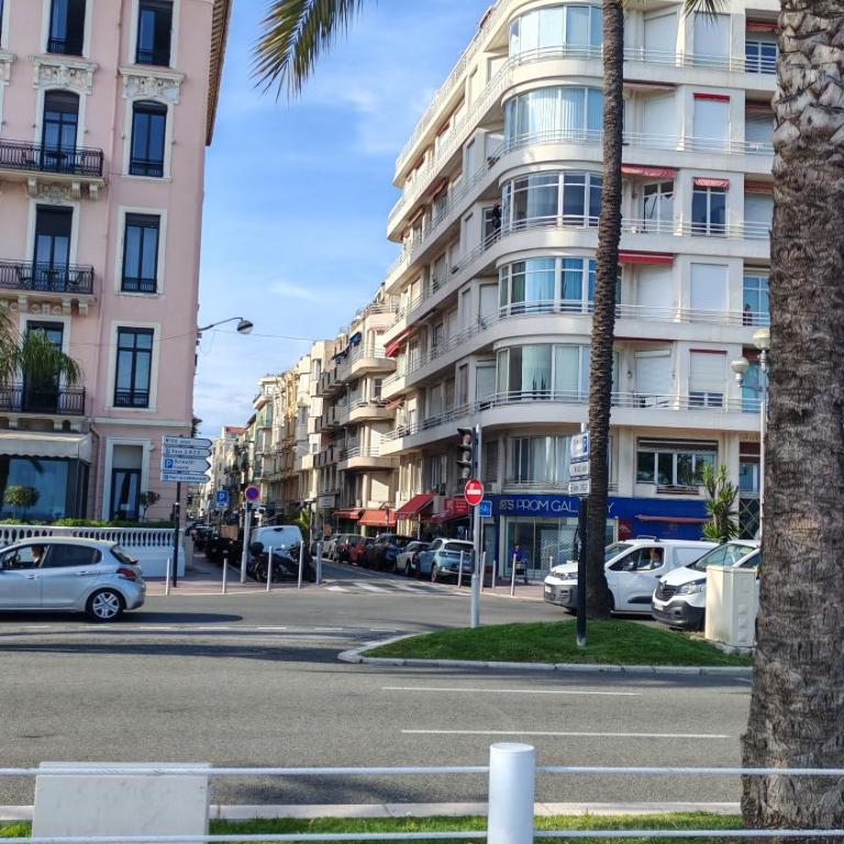 Nice Waterfront - Appartement 2 Chambres - 6