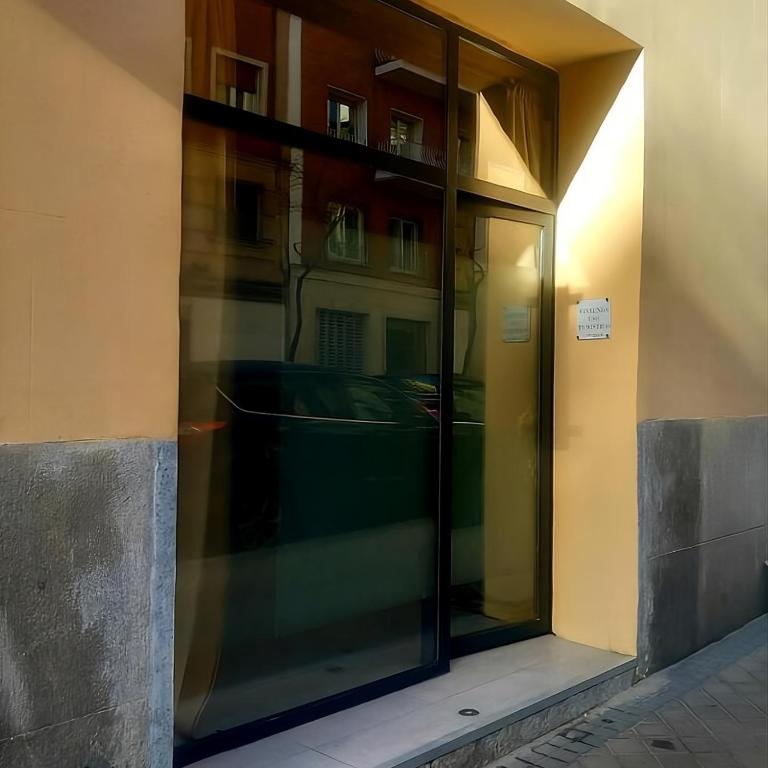 Apartamento para 5 en Madrid centro - Malasaña, Chueca, Gran Vía y Plaza de España - Two-Bedroom Standard Apartment - 2