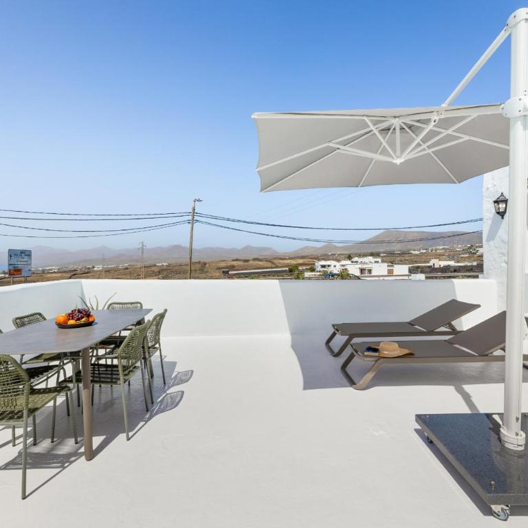 Roseta 1 by Escape Home - Two-Bedroom Apartment with Terrace - 5